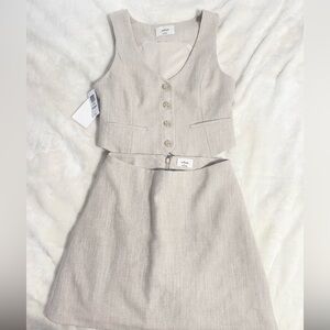 NWT Wilfred Aritzia Vest and Skirt Set - Size 4